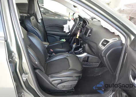 2021 Jeep Compass Latitude Fwd z USA, uszkodzony, nr VIN 3C4NJCBB6MT514382